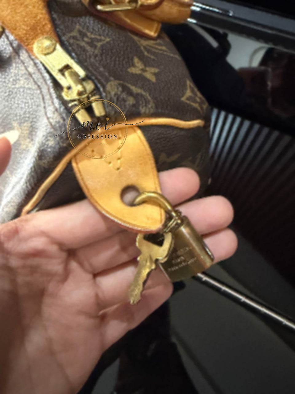 LOUIS VUITTON SPEEDY 25 MONOGRAM SLIGHTLY USED CONDITION