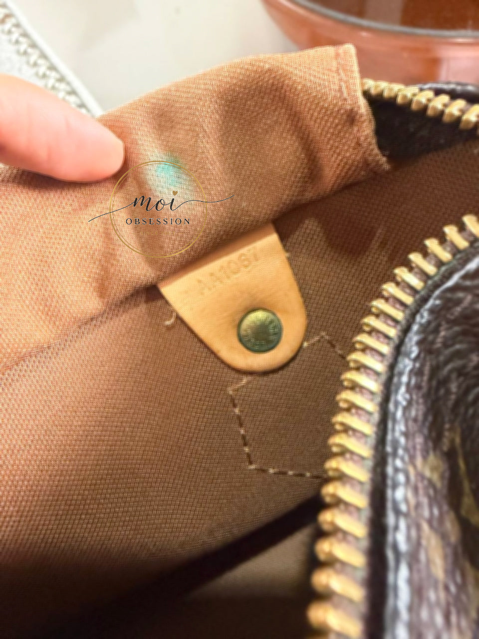 LOUIS VUITTON SPEEDY 25 MONOGRAM SLIGHTLY USED CONDITION