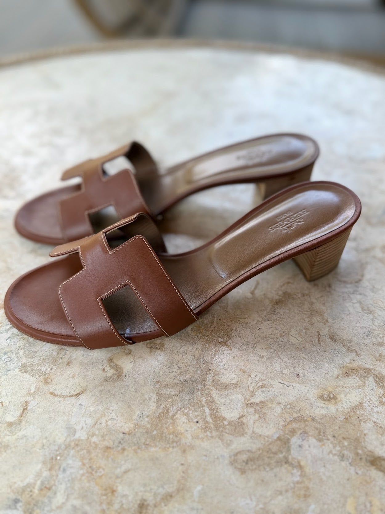 HERMES OASIS SIZE 38 1/2 slightly used