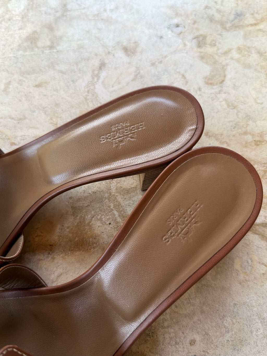 HERMES OASIS SIZE 38 1/2 slightly used