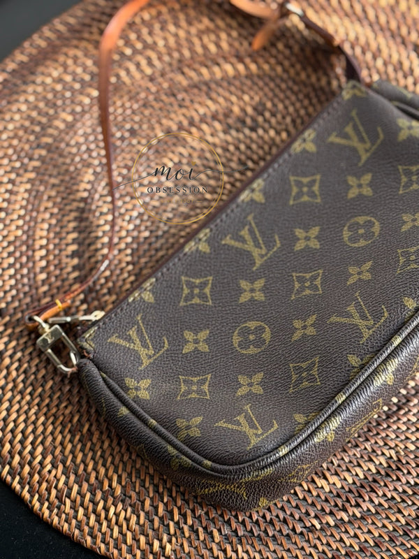 Louis Vuitton Monogram Pochette Accessoires. PHP 22,000