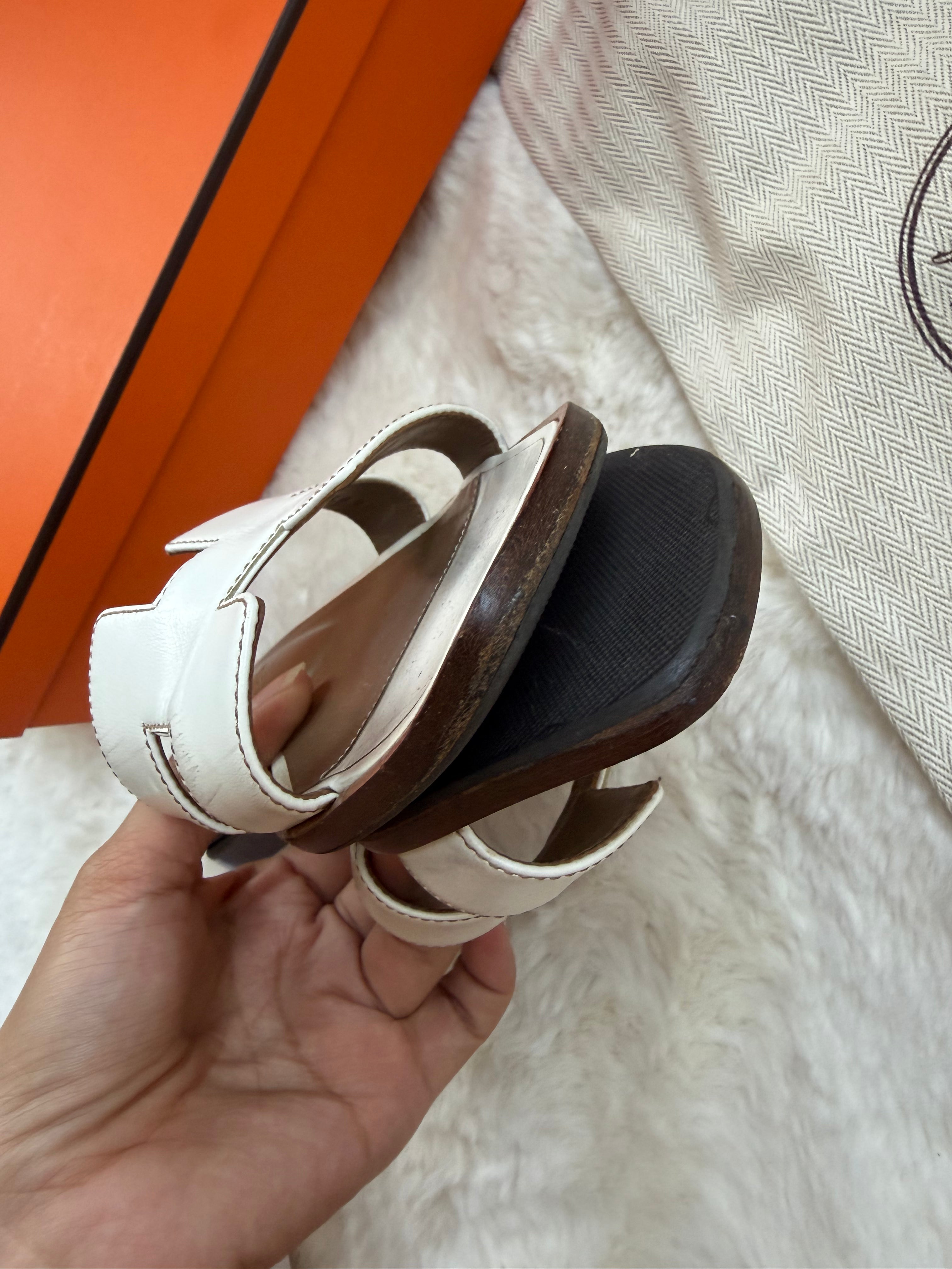 Hermès Oran Flat Sandals White Size 35.5 – Pre-Owned
