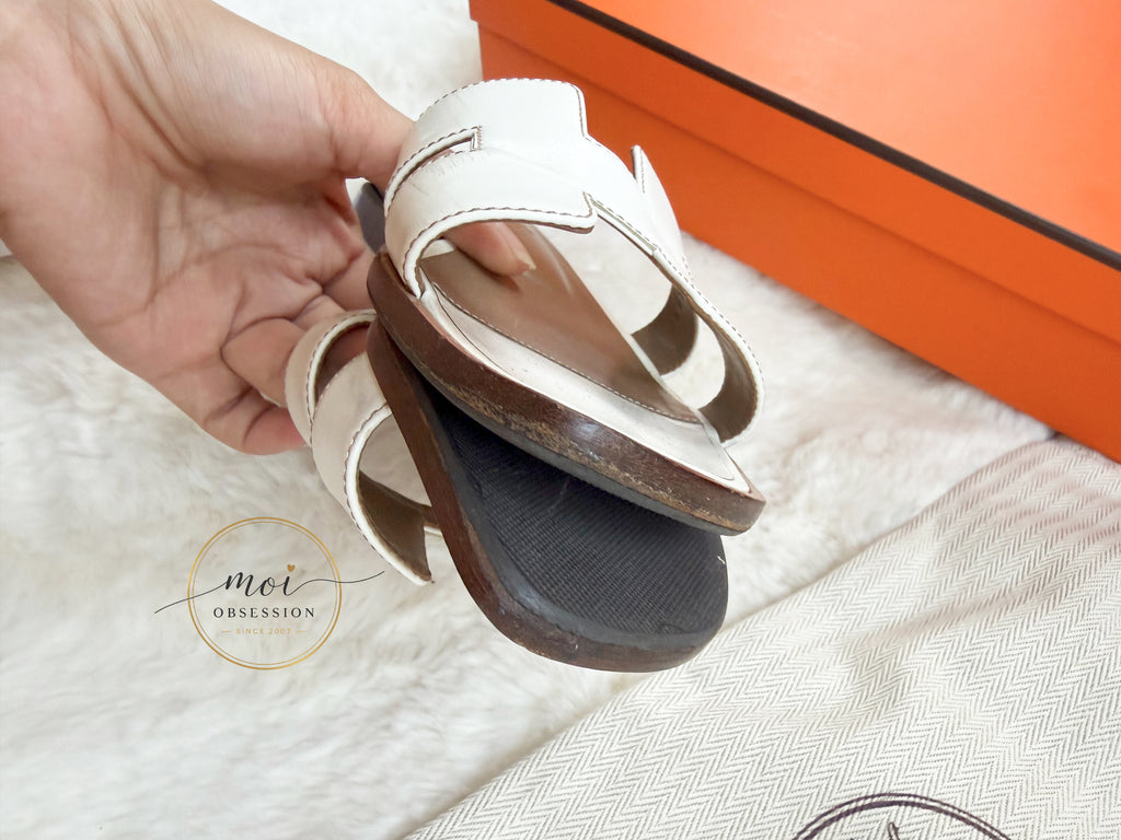 Hermès Oran Flat Sandals White Size 35.5 – Pre-Owned