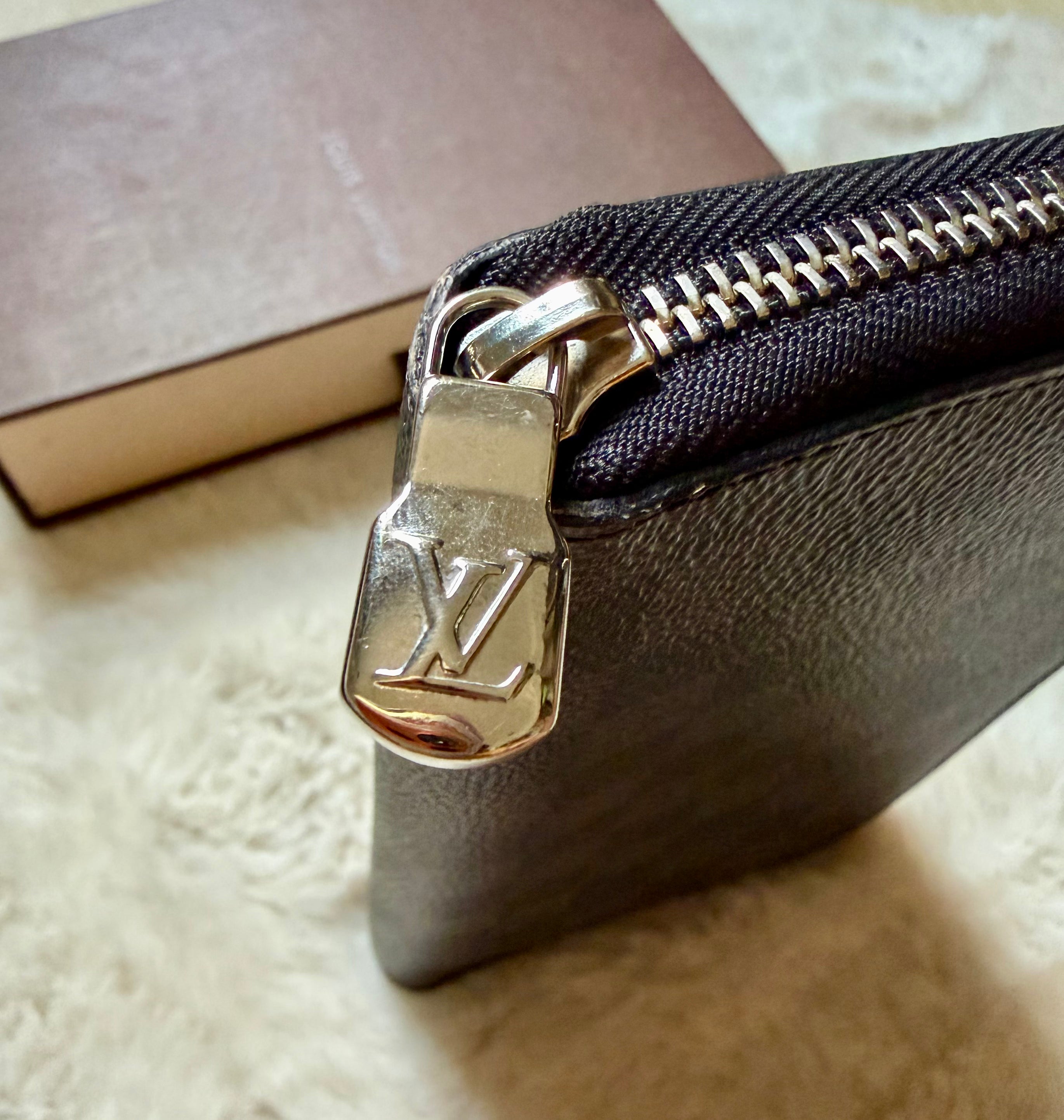 LOUIS VUITTON DAMIER GRAPHITE ORGANIZER ZIPPY WALLET