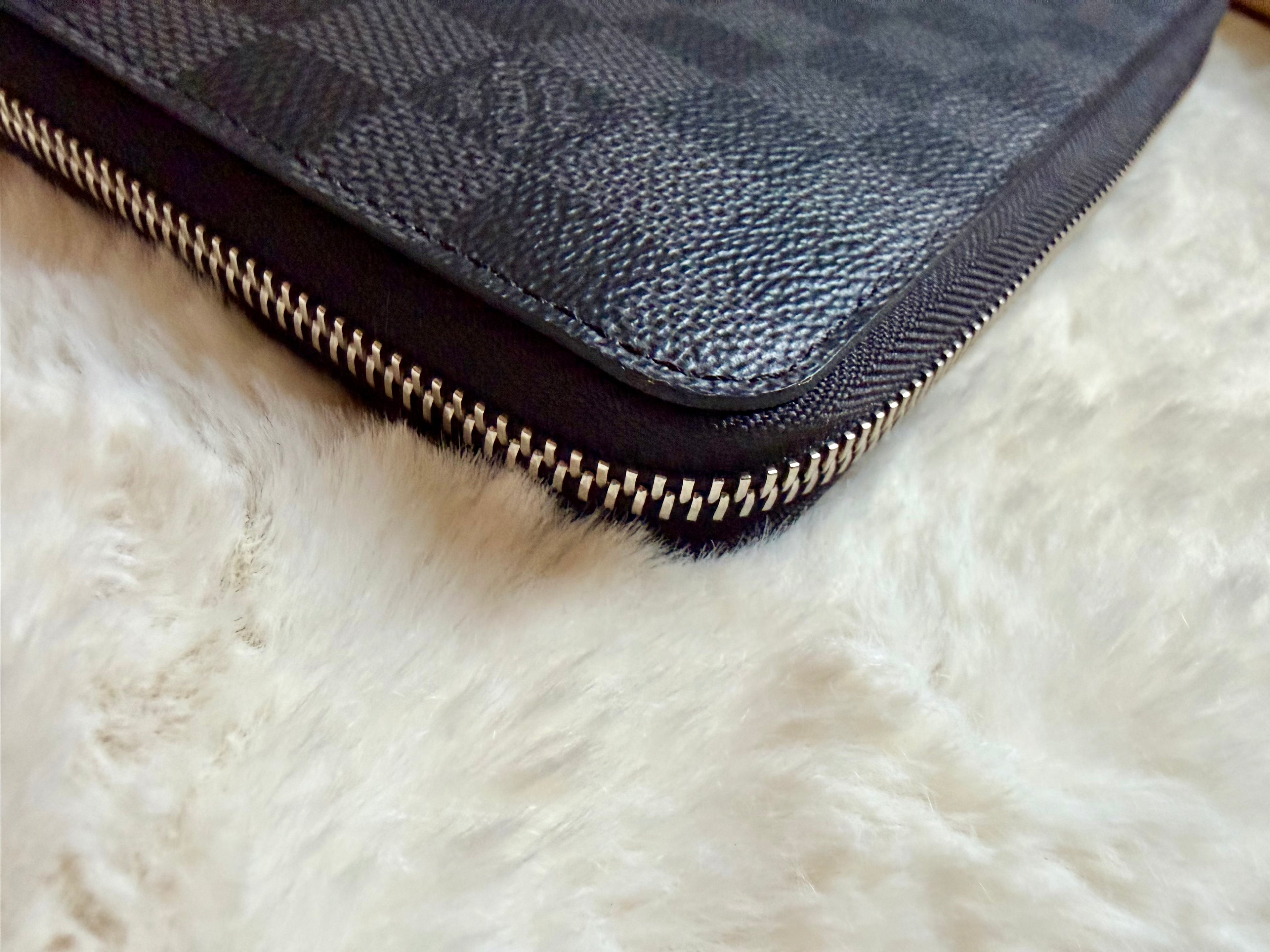 LOUIS VUITTON DAMIER GRAPHITE ORGANIZER ZIPPY WALLET